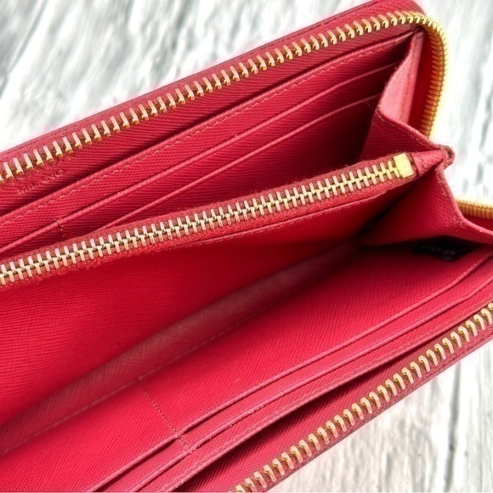 AUTHENTIC Prada Saffiano Metal Leather Continental Wallet. Color: Pink. - Picture 11 of 16